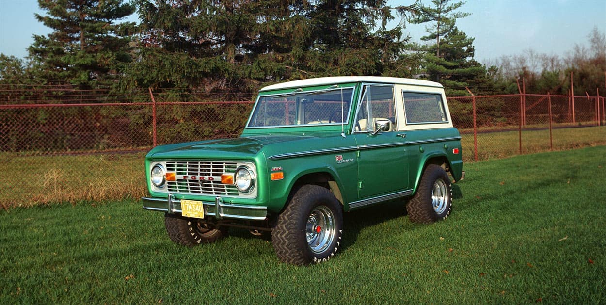 Ford Bronco, exterior y parrilla de primera generación de Vehículo Off-Road 4x4