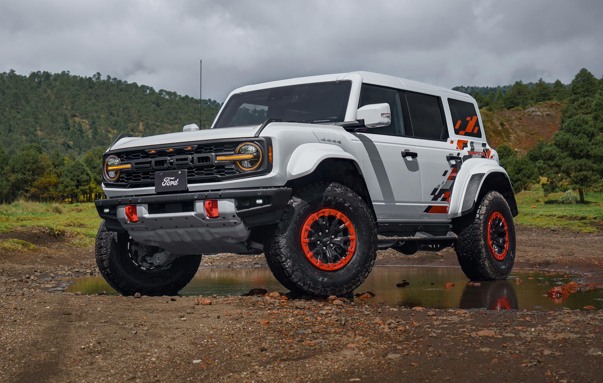 La SUV 4x4 Ford Bronco Raptor 2026 cuenta con equipamiento para Off Road Extremo