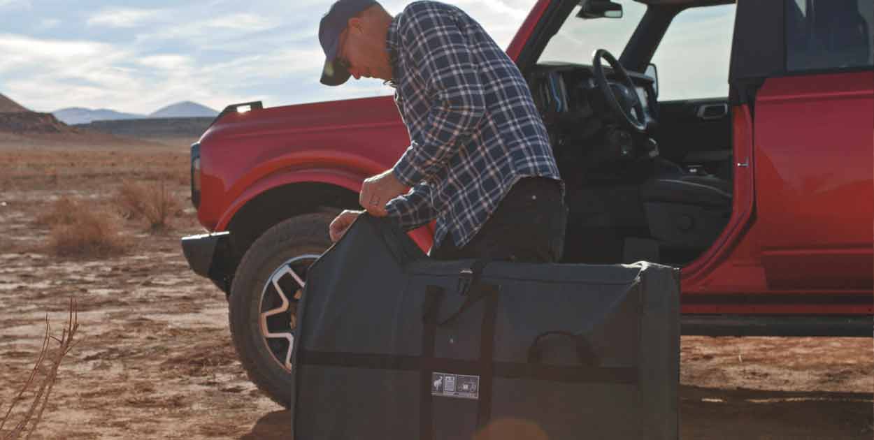 Puertas y Techo Removibles Fácilmente en Vehículo Todoterreno Ford Bronco 2022