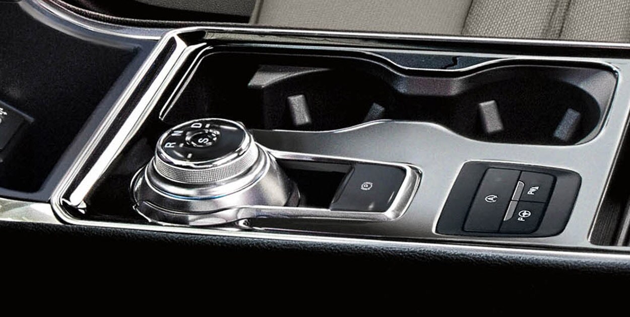 Perilla de Cambios Rotativa de Camioneta Deportiva Ford Edge ST 2021 ofrece gran confort al conducir