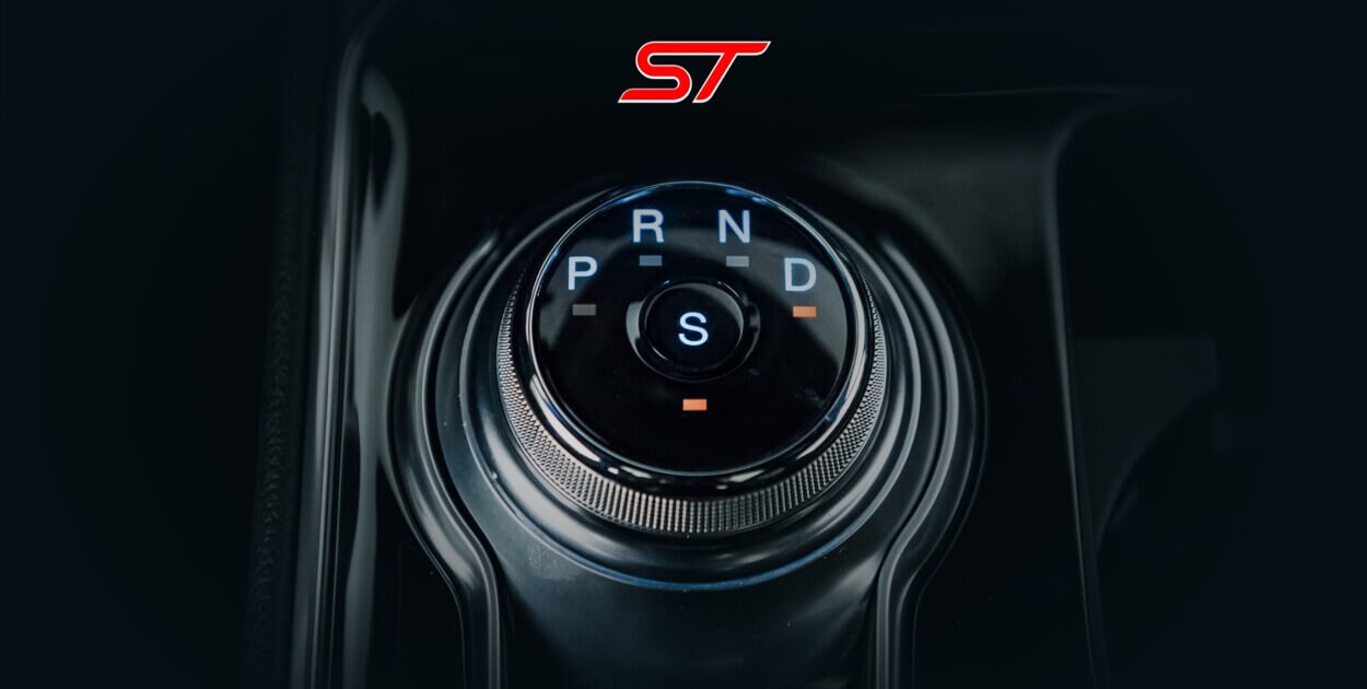 Ford Edge ST 2022 equipa una Perilla de Cambios Rotativa para realizar los cambios de Velocidad