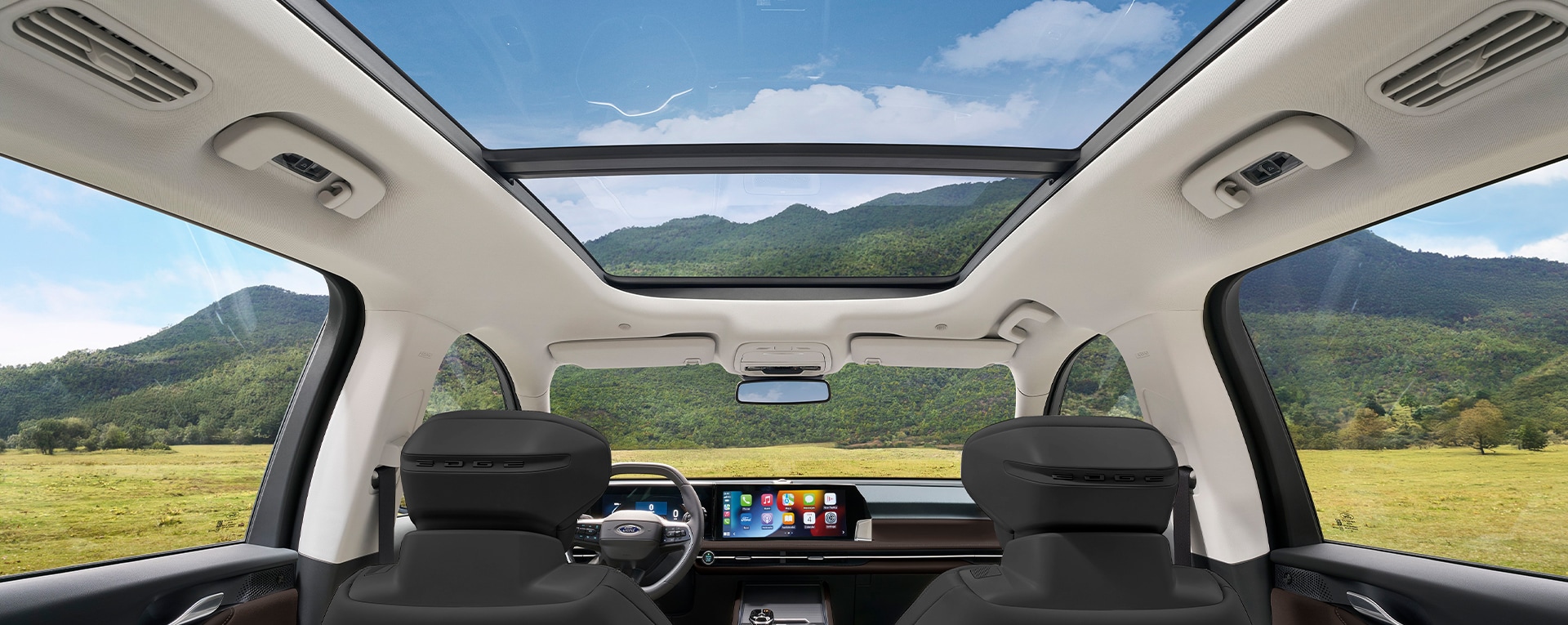 Ford Edge Híbrida 2026 está equipada con Techo Panorámico Vista Roof para mayor confort