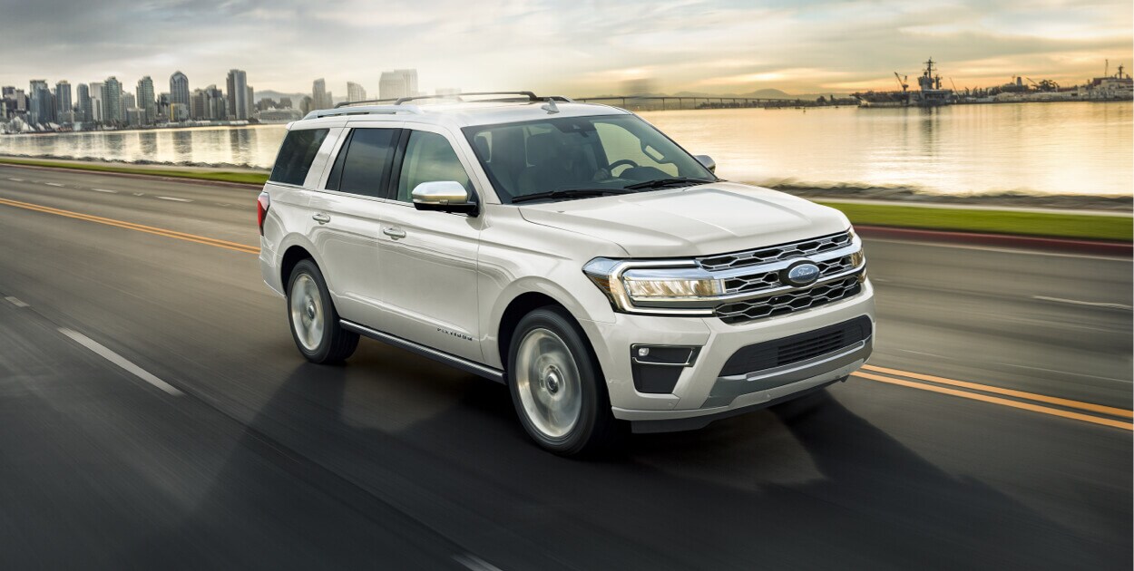 Potencia, Eficiencia y Autonomía de Motor en Camioneta SUV Familiar Ford Expedition 2022