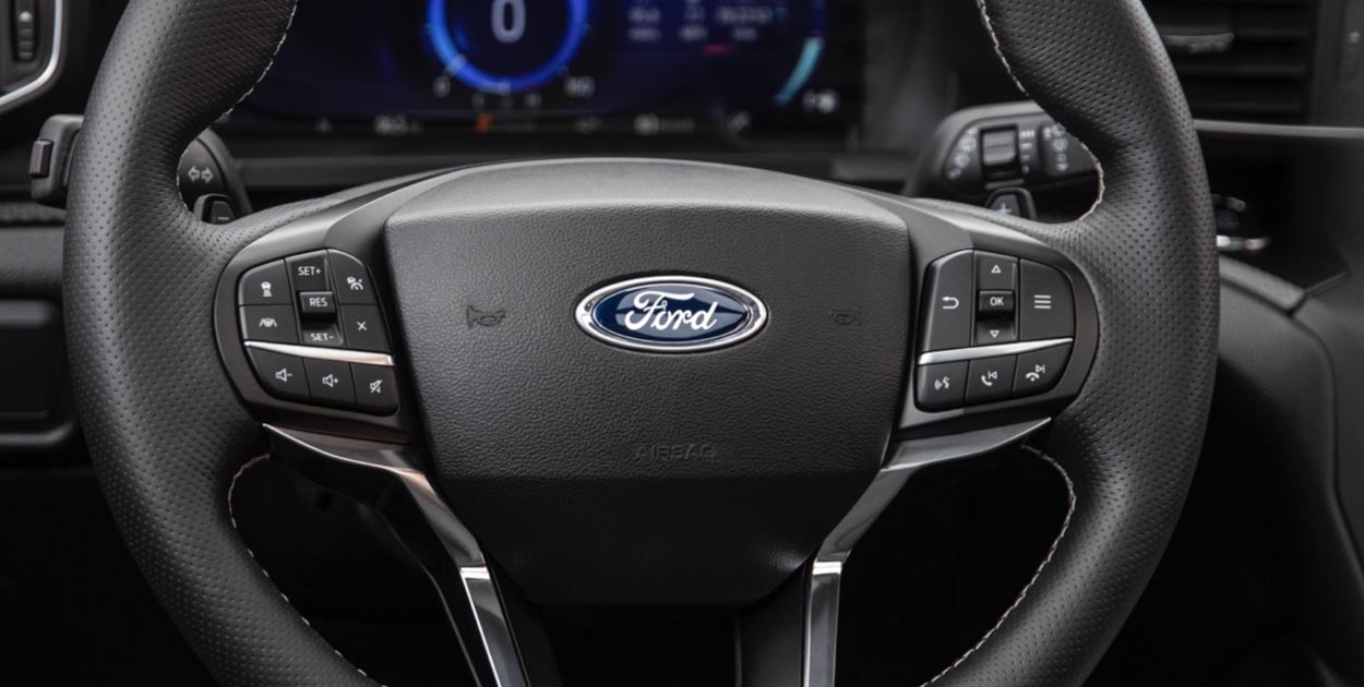Volante en Piel con el Sello de Ford Performance de SUV Ford Explorer ST 2022