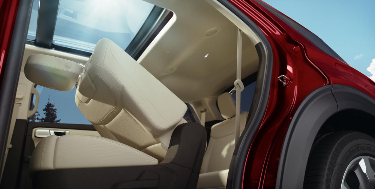 Diseño Inteligente en Camioneta SUV Ford Explorer 2022 con Asientos Abatibles