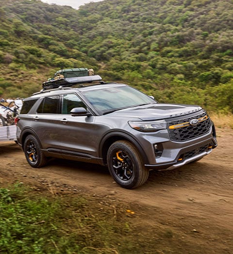 Camioneta SUV Ford Explorer 2026 en su Versión Todoterreno, equipa una Suspensión Off-road