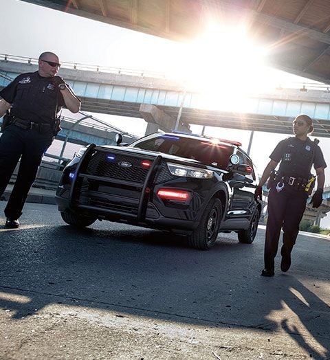 Cámara de Reversa y Asistencias de Seguridad en Ford Police Interceptor Utility Híbrida 2026