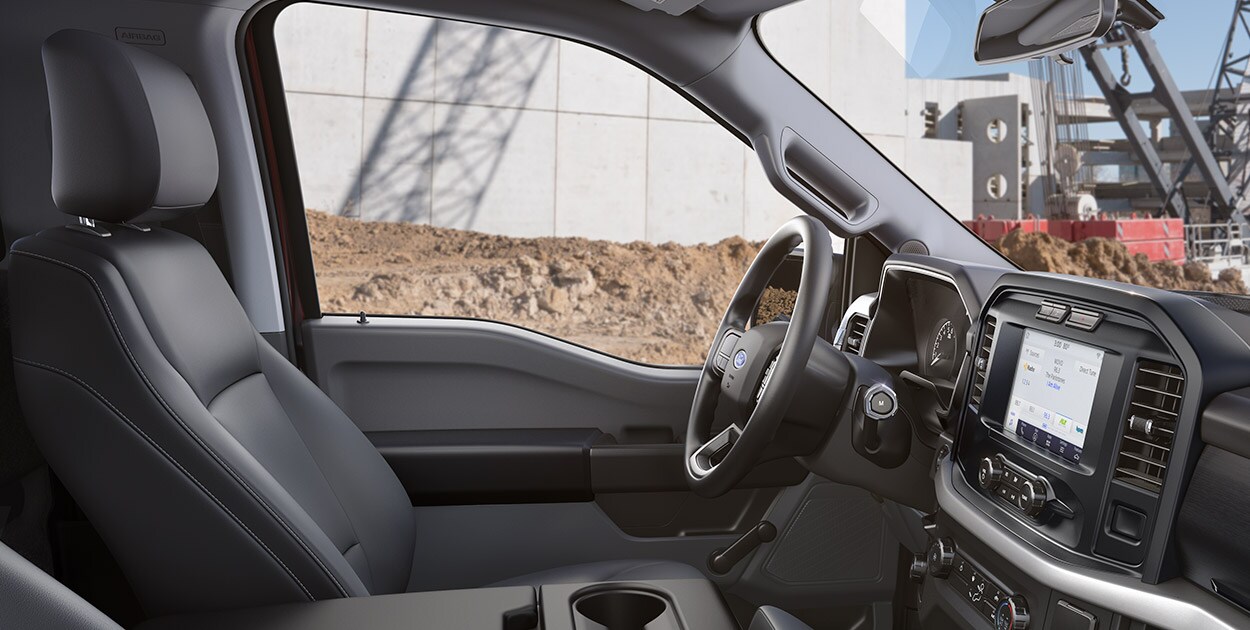 Cómodo Diseño Interior Optimizado para las Largas Jornadas de Trabajo en la Camioneta Ford F-150