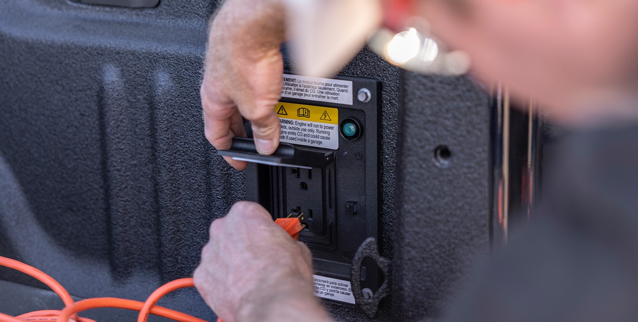 Generador Eléctrico con Toma de Corriente de 2 kilowatts en Caja de Ford F250 2025