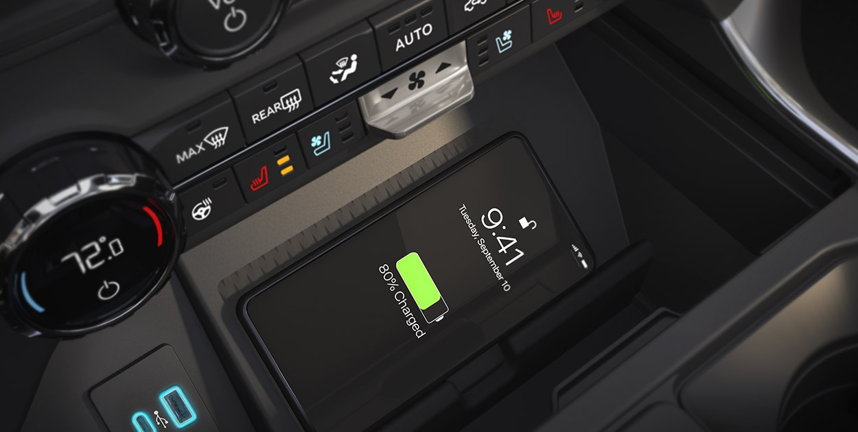 Útil cargador inalámbrico de Ford Lobo 2021 permite hacer largos viajes con carga en tu Smartphone