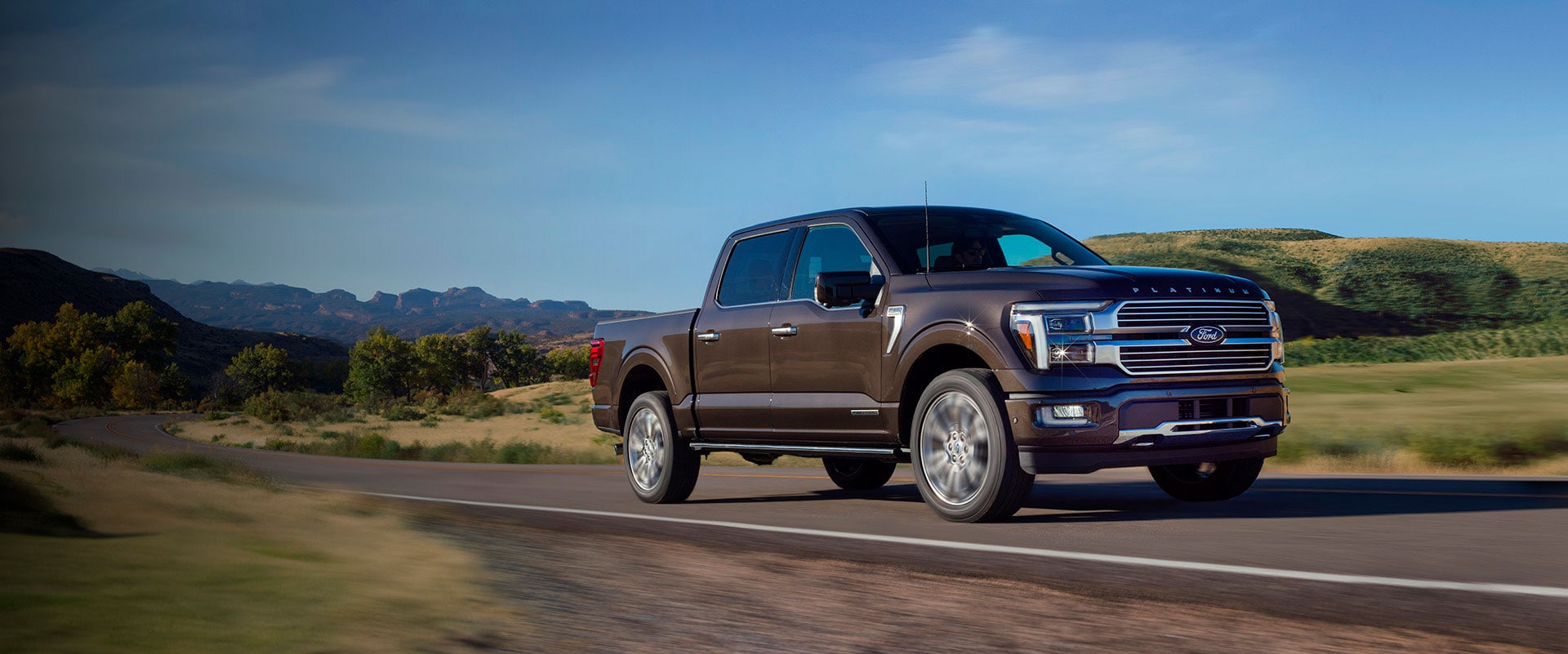 Diseño y Equipamiento de Pickup de Lujo Ford Lobo Hibrida 2026, Camioneta de Gran Capacidad