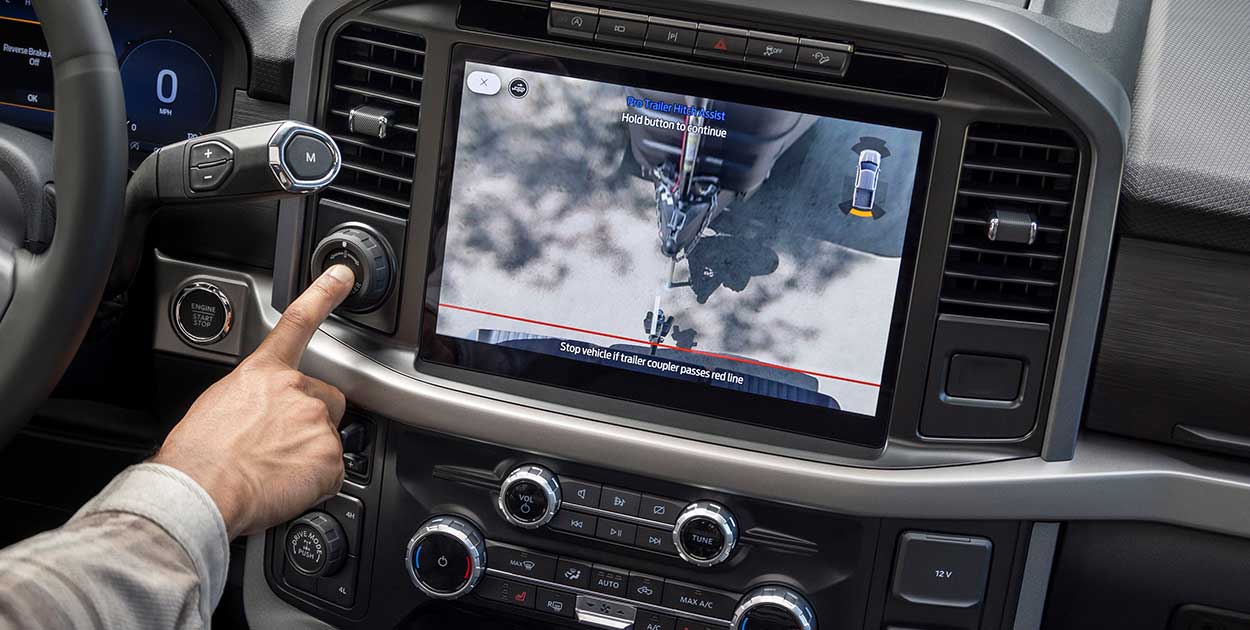 Asistencia de Estacionado de Remolque, tecnología equipada en Camioneta Ford Lobo® King Ranch 2025