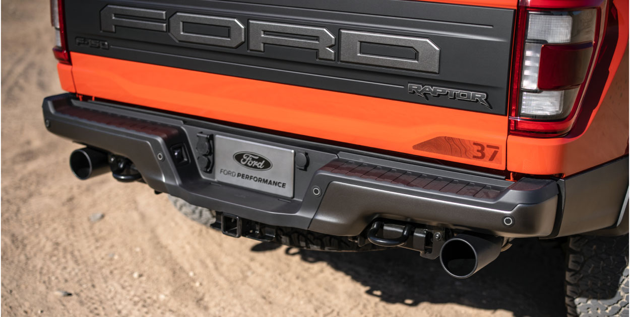 Ford Lobo Raptor 2022, equipada con apertura eléctrica de batea brinda comodidad y conveniencia
