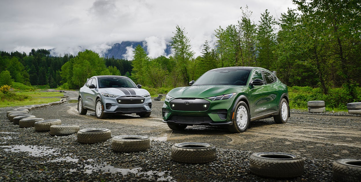 Potencia Todoterreno de Camioneta SUV Eléctrica Ford Mustang MachE 2025