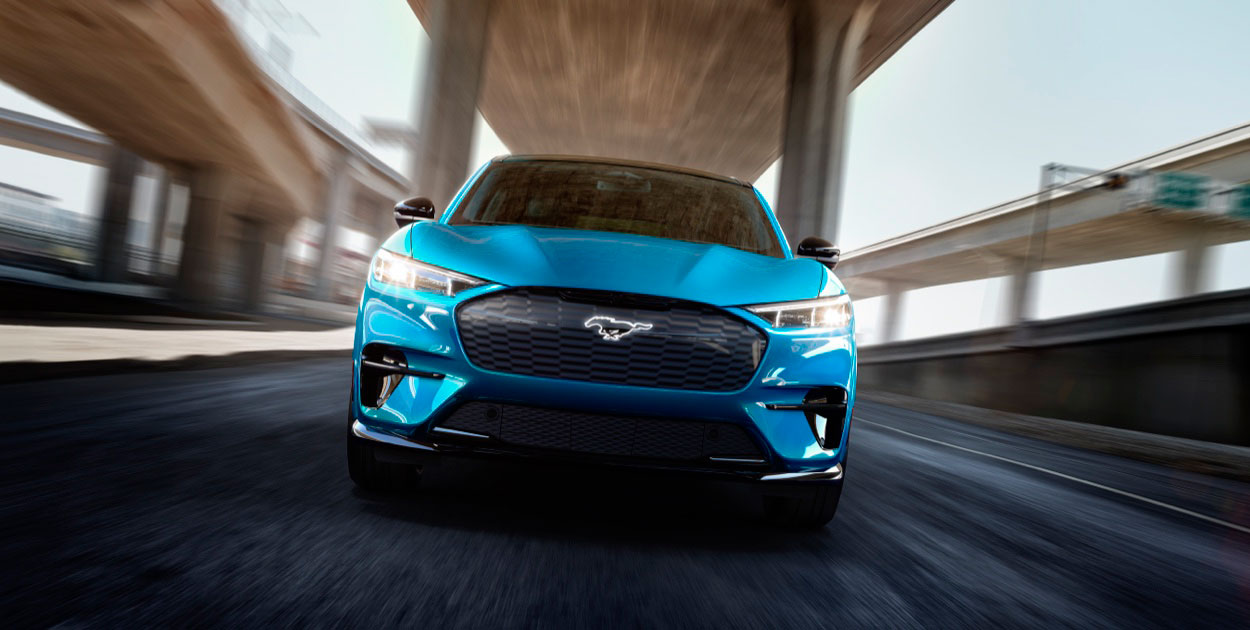 La Camioneta SUV Eléctrica Ford Mustang MachE brinda hasta 402 kilómetros de Autonomía