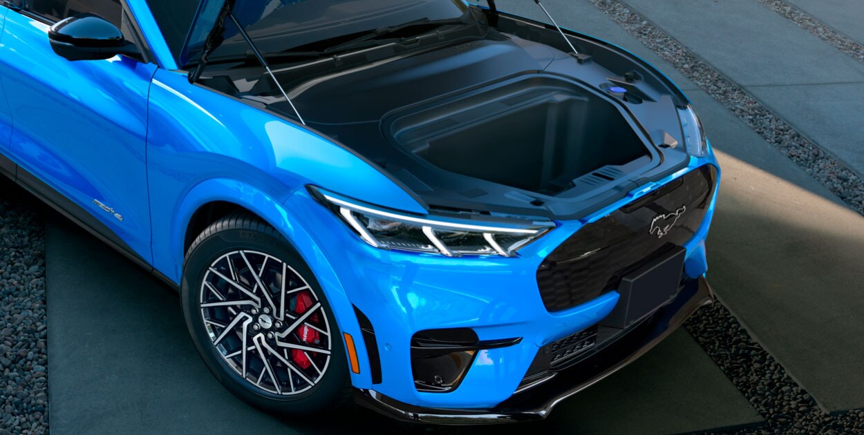 Espacio de Carga en Parte Frontal de Camioneta SUV Eléctrica Ford Mustang MachE