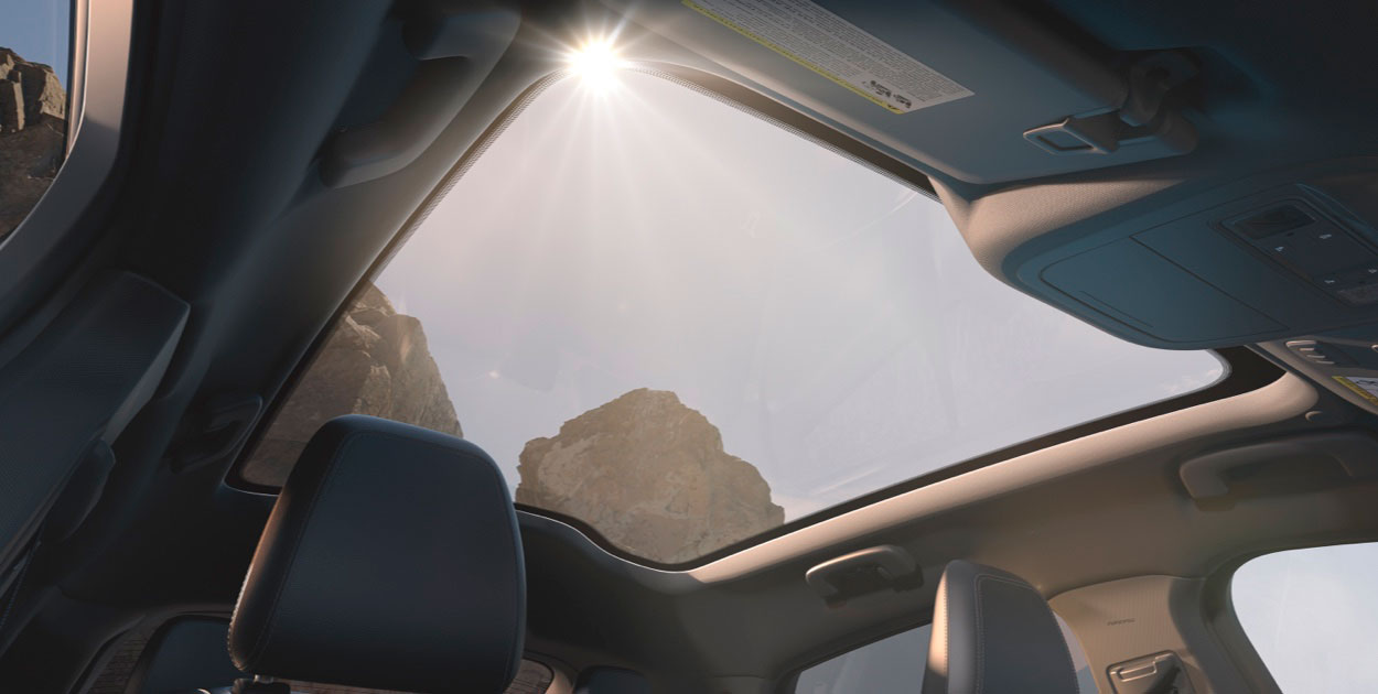 Conoce Panoramic Fixed Glass: el Techo Panorámico en Camioneta SUV Eléctrica Ford Mustang MachE
