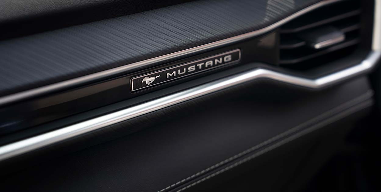 Descubre cada elemento y guiño a la herencia de poder y deportividad de Ford Mustang 2026