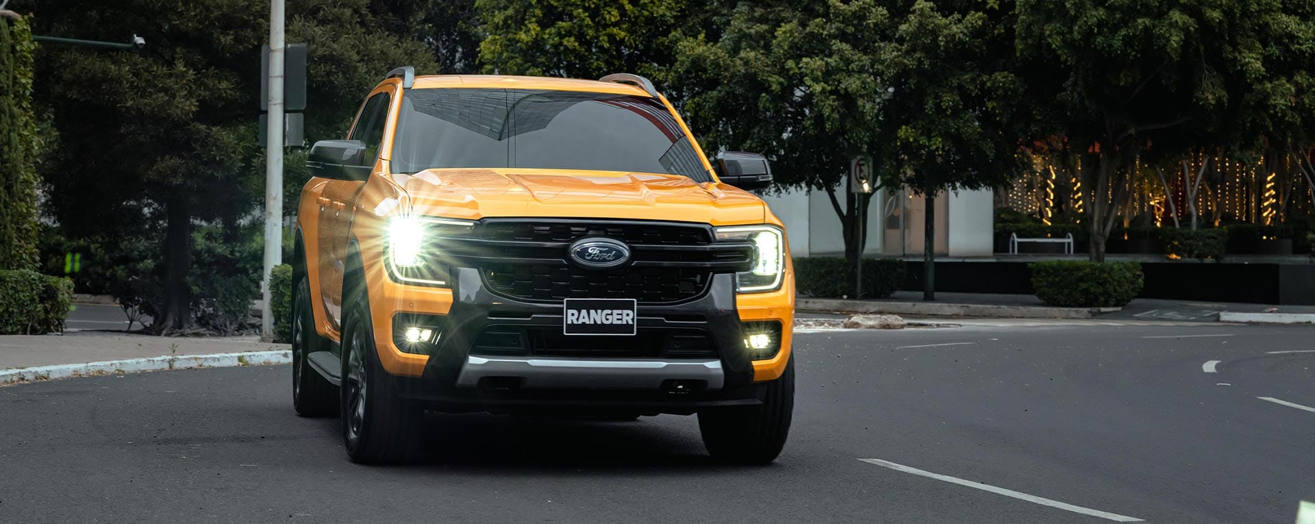 Gráficos únicos, Roll Bar y rieles laterales exclusivos de la Versión Wildtrak de Ford Ranger 2026