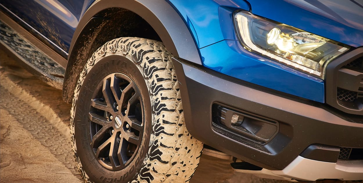 Excelente Visión nocturna y en Niebla con Faros LED de Ford Ranger Raptor 2021