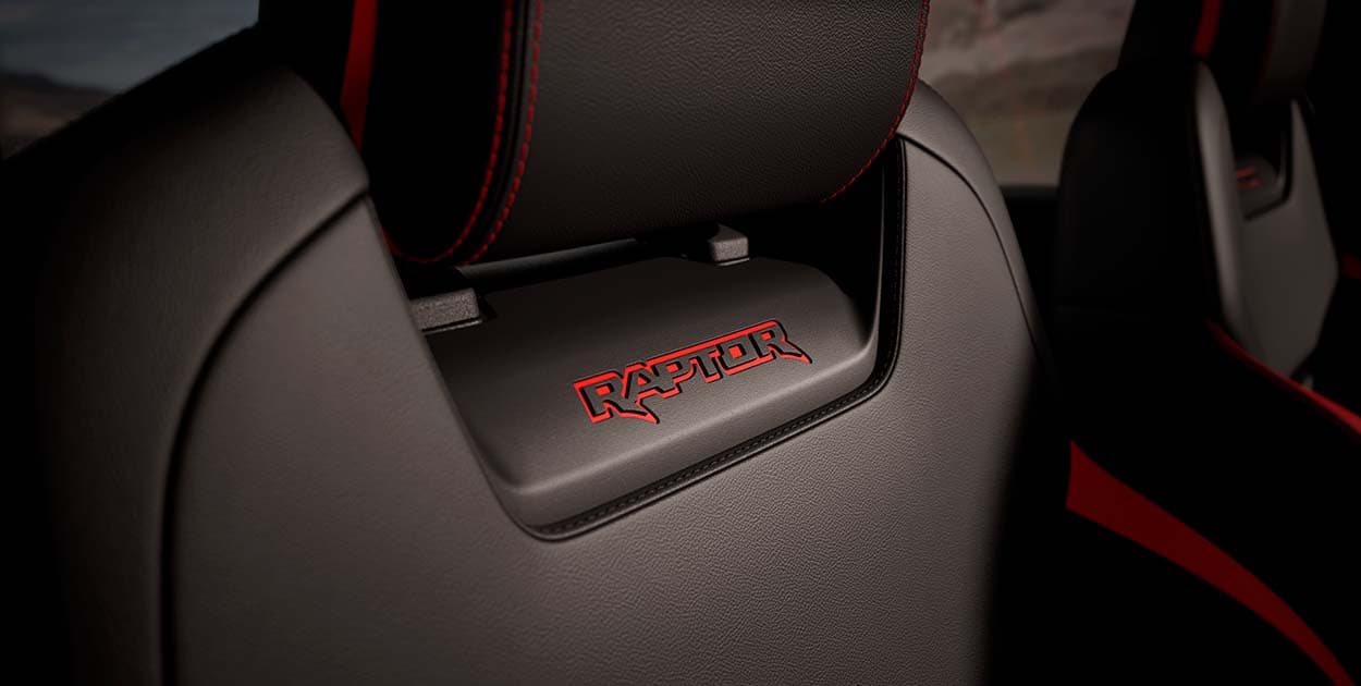Asómbrate con los Asientos Deportivos con el Logo, exclusivos de Ford Ranger Raptor 2025
