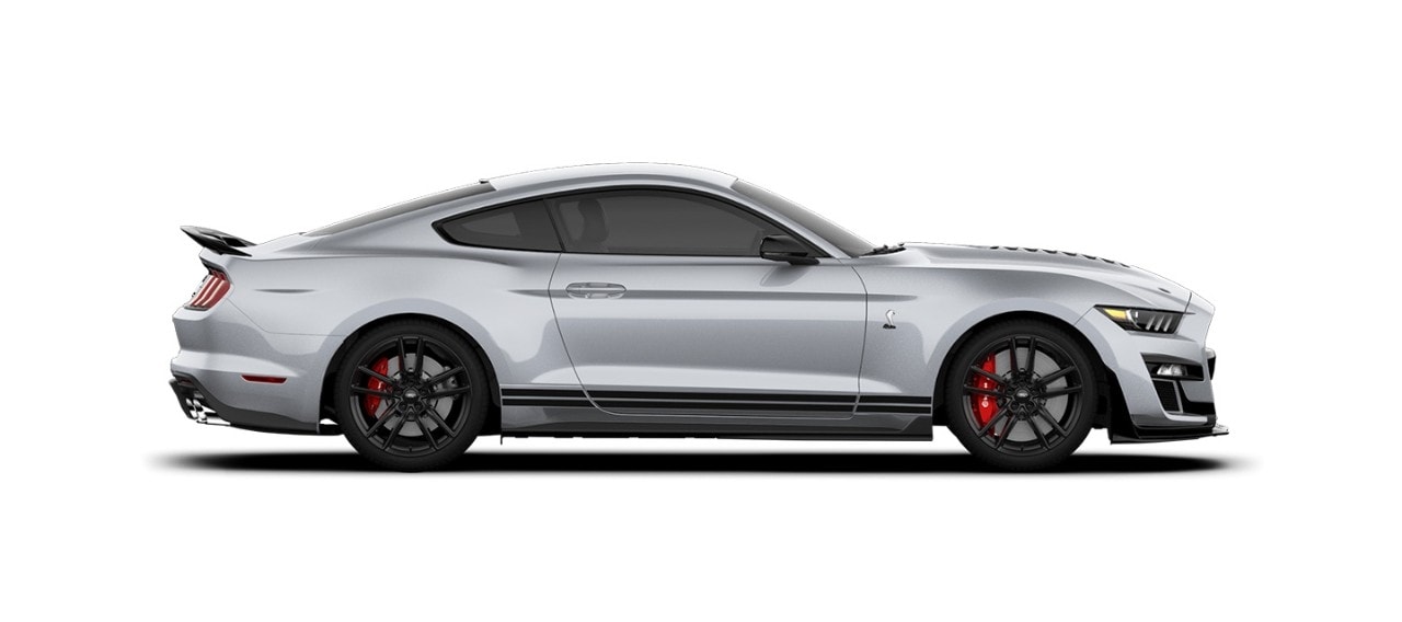 Mustang Shelby GT500 2021 Franjas Negras el Street Legal Más Potente de Ford en color Plata