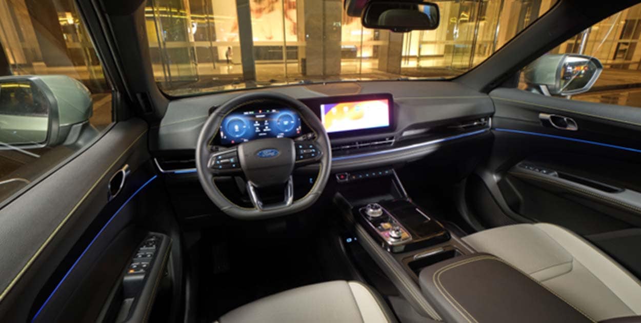 Gran Conectividad de Ford Territory Híbrida 2026, SUV con Doble Pantalla en Tablero