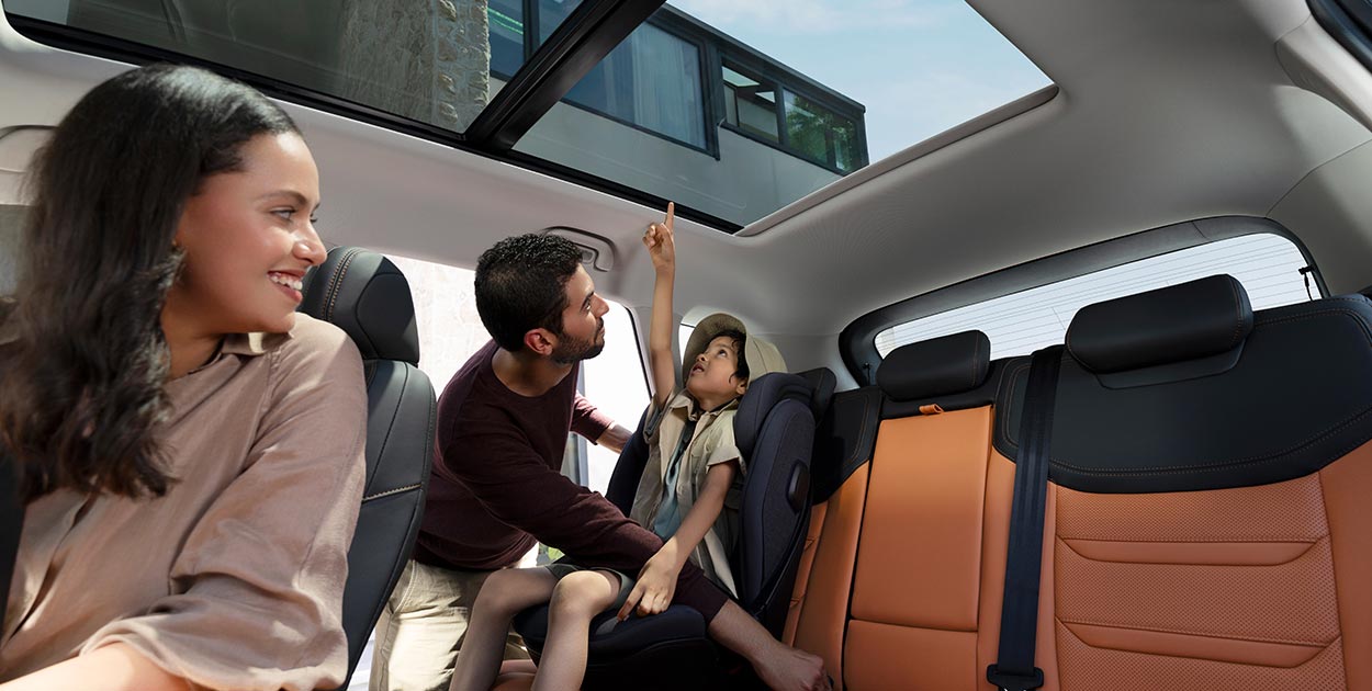 Viajes únicos en familia gracias al interior con Techo Panorámico de Ford Territory 2026