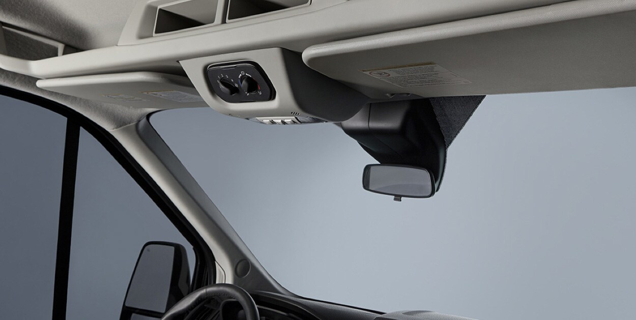 Conoce los Compartimientos integrados en la Cabina del Vehículo comercial Ford Transit Chasis 2022