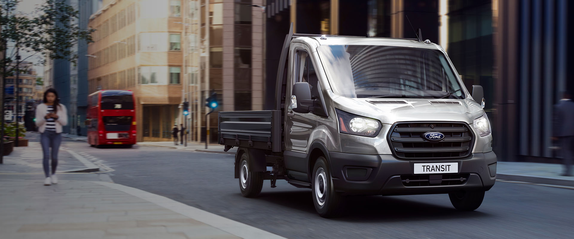 Descubre Capacidad, Características y Especificaciones del Camión de Carga Ford Transit Chasis 2027