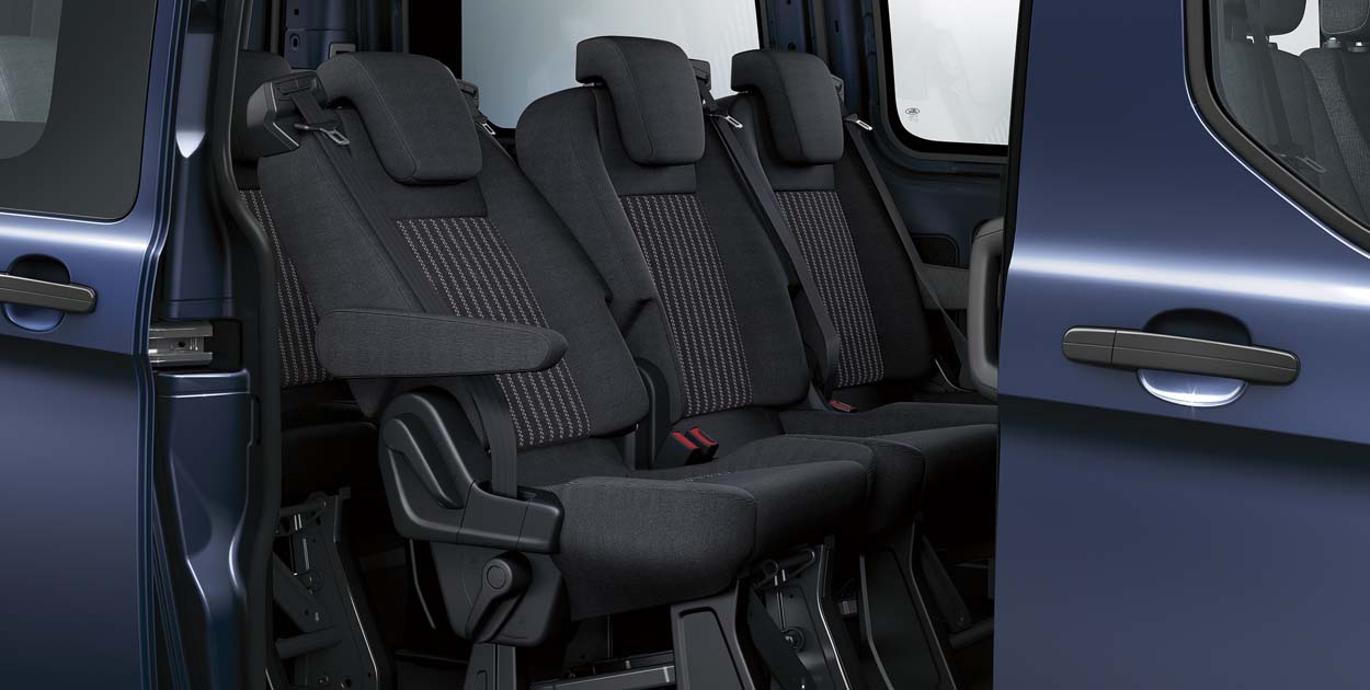 Lleva hasta 9 Pasajeros en la Camioneta de Trabajo Ford Transit Custom 2022