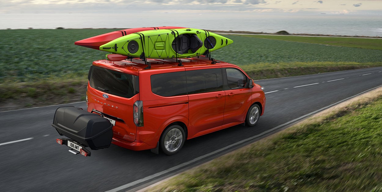 Viaja con confianza, seguridad y desempeño gracias a la capacidad de Ford Transit Custom 2026