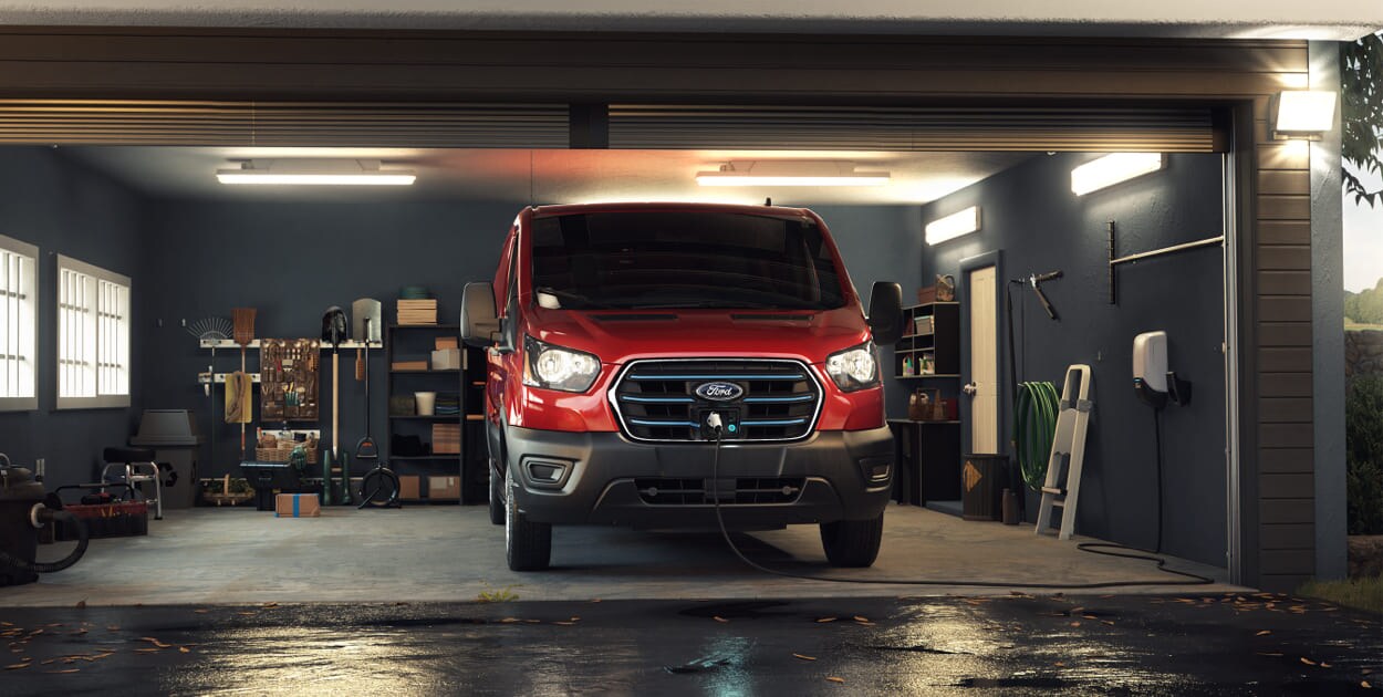 Gran Capacidad de Carga, Autonomía y equipamiento de Ford E-Transit 2022