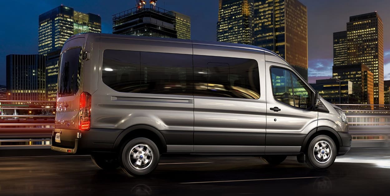 Camioneta Ford Transit Pasajeros 2021, la Van de Dinámico y Elegante Diseño Exterior