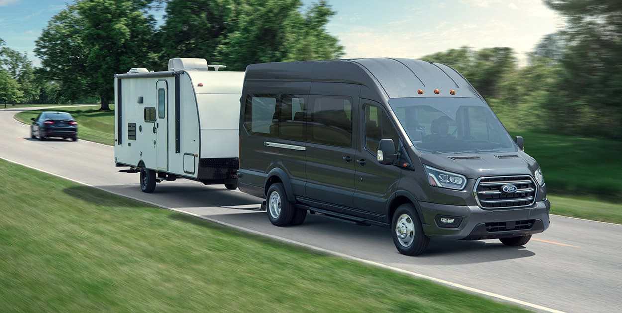Eficiencia en combustible de la Camioneta para 15 y 18 Pasajeros Ford Transit 2021 a Diésel