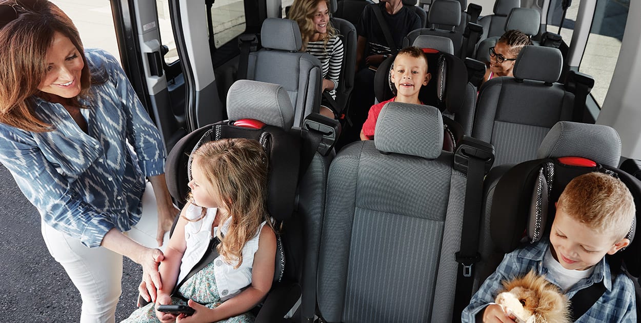 Ford Transit Pasajeros 2021, ofrece Equipamiento Tecnológico de comodidad y conectividad