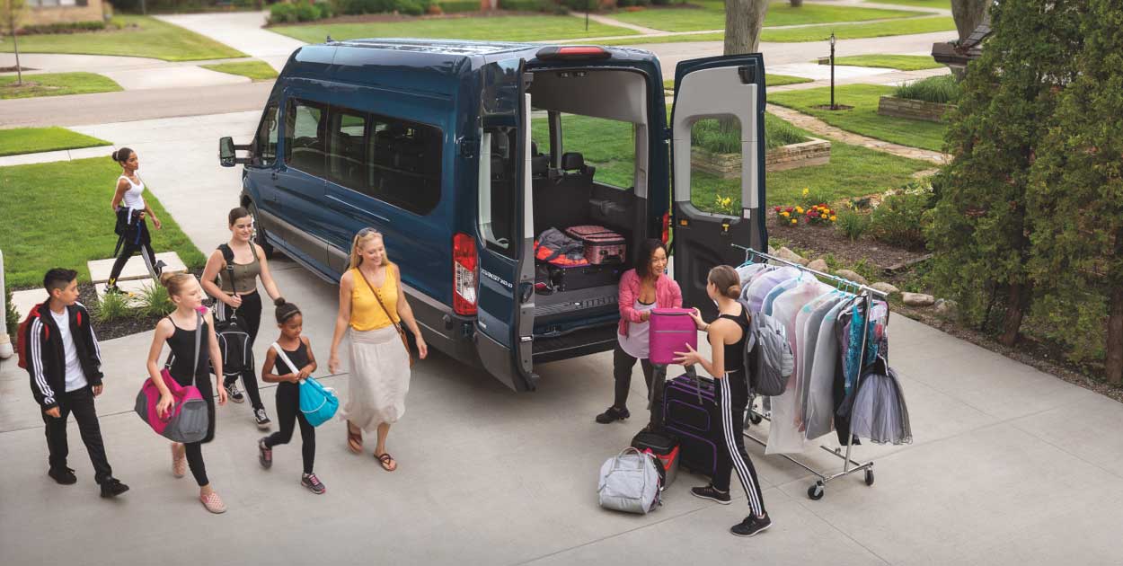 Ford Transit Pasajeros 2022, la Camioneta Van con 270 Grados de Apertura para fácil Acceso