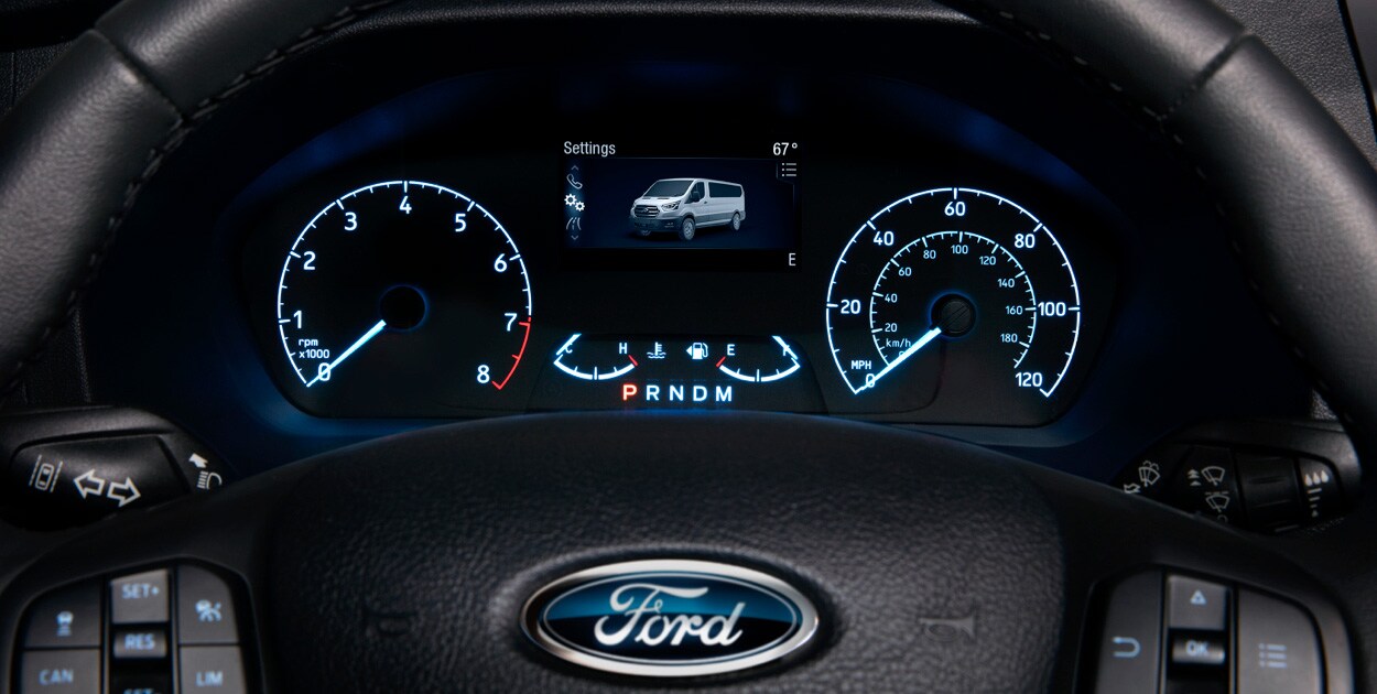 Ford Transit Van 2022 integra Pantalla LCD a Color de 4 Pulgadas en el Cluster