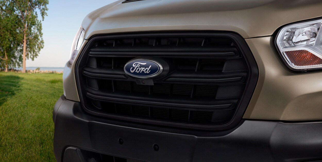 Potencia la Productividad y Seguridad con Asistencias de Conducción de Ford Transit Van 2022