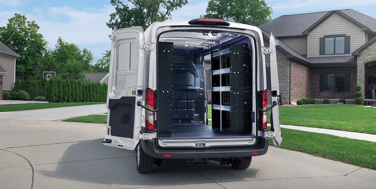 Descubre la versatilidad del espacio de Ford Transit Van 2026, Van de Carga de gran capacidad