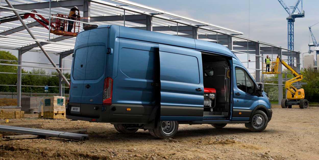 Diseño y Rendimiento extraordinario de la Camioneta de Carga Ford Transit 2026