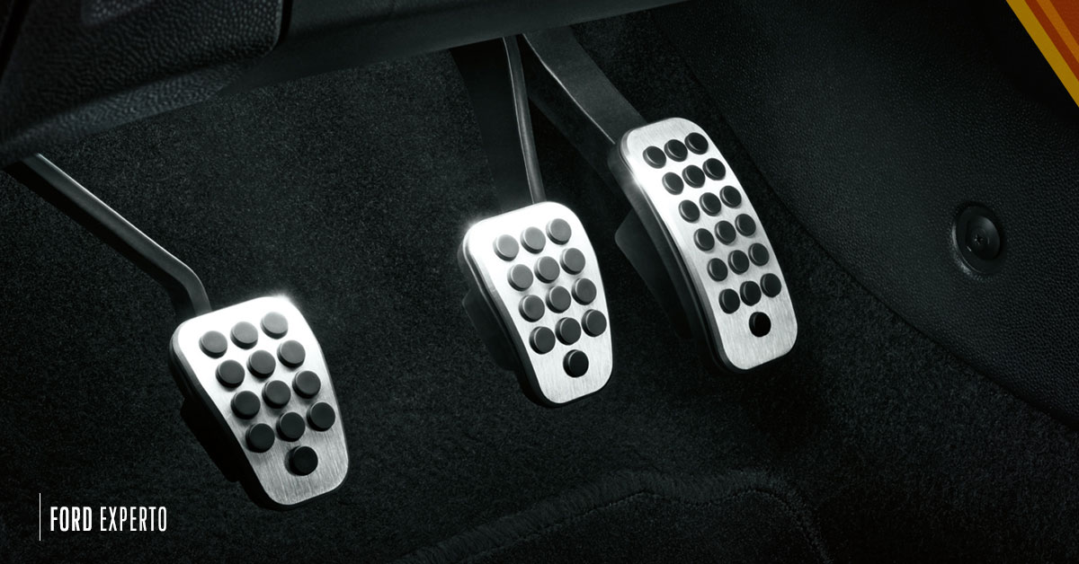 Se debe Presionar Clutch al Frenar? | Blog