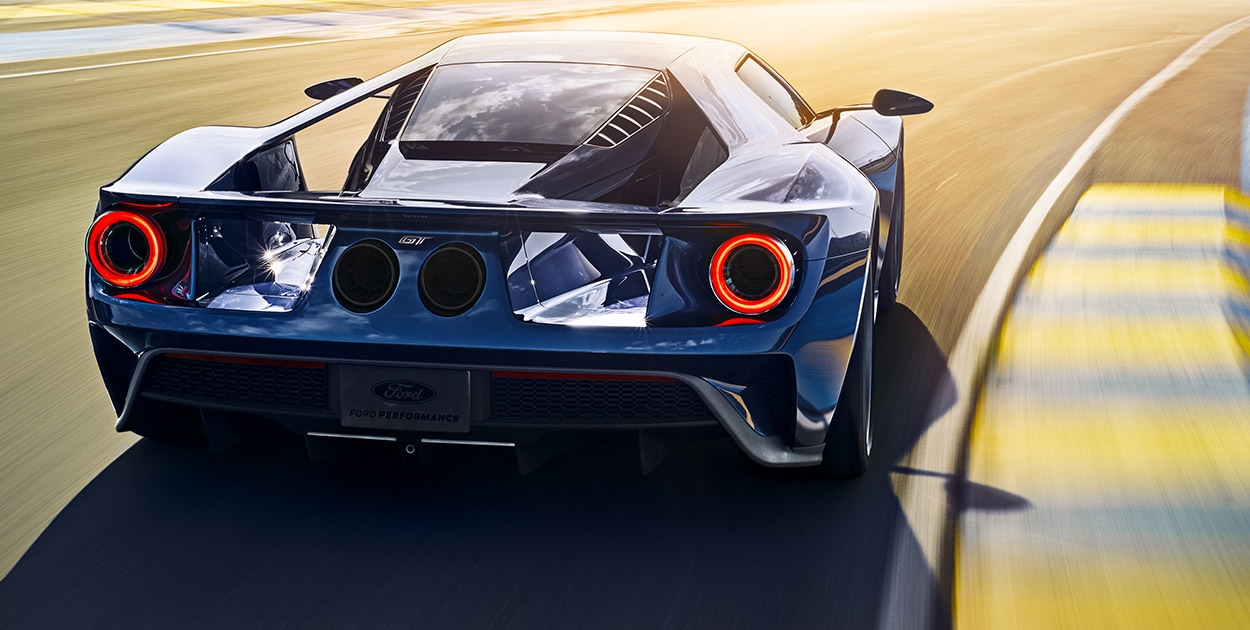 El escape de Ford GT está en la sección media de la carrocería, incrementando el desempeño