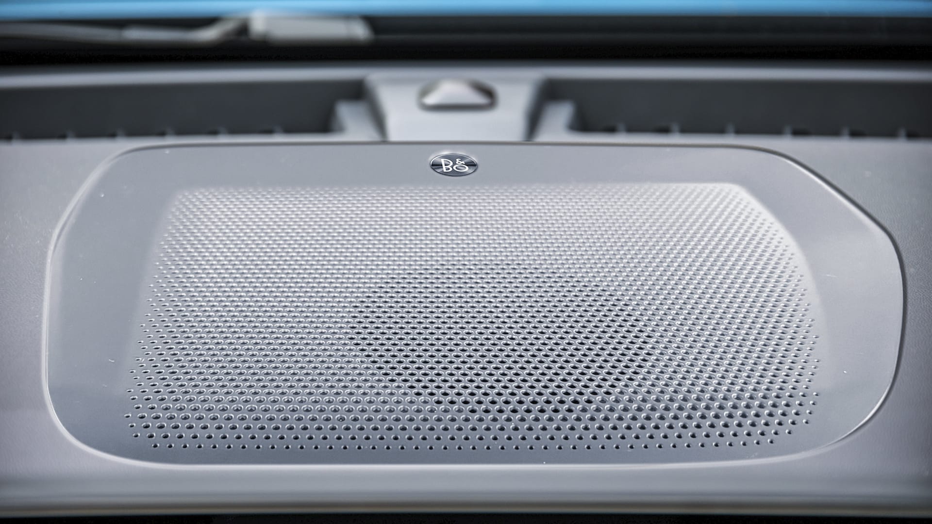 Sistema de Sonido Bang and Olufsen de 12 bocinas, equipado en Ford Edge Híbrida 2027