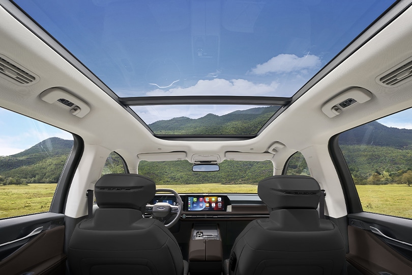 Ford Edge Híbrida 2027 está equipada con Techo Panorámico Vista Roof para mayor confort