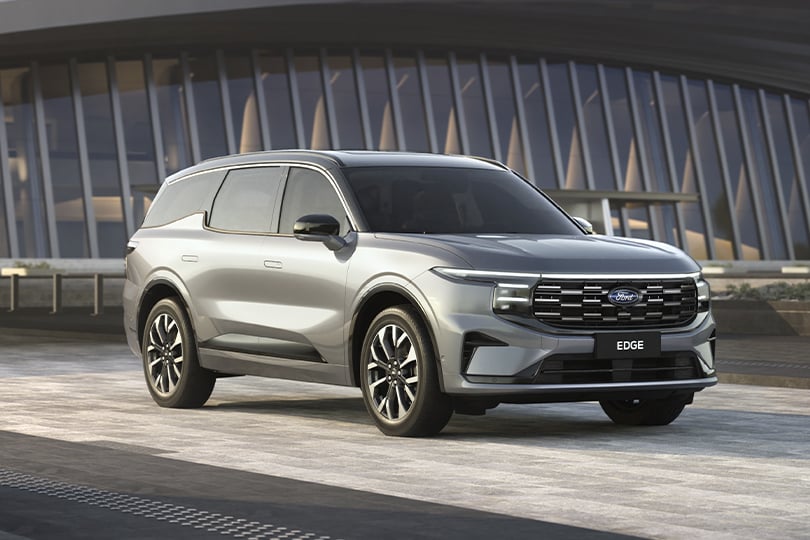 Tracción All Wheel Drive equipada en Versión Titanium de Ford Edge 2027, SUV Híbrida