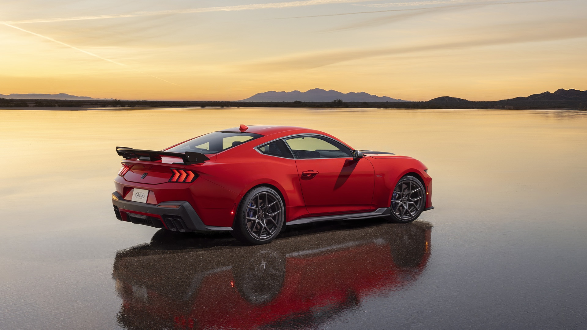 Transmisión TREMEC de 7 Velocidades y Rines de 20 Pulgadas de Ford Mustang Dark Horse SC