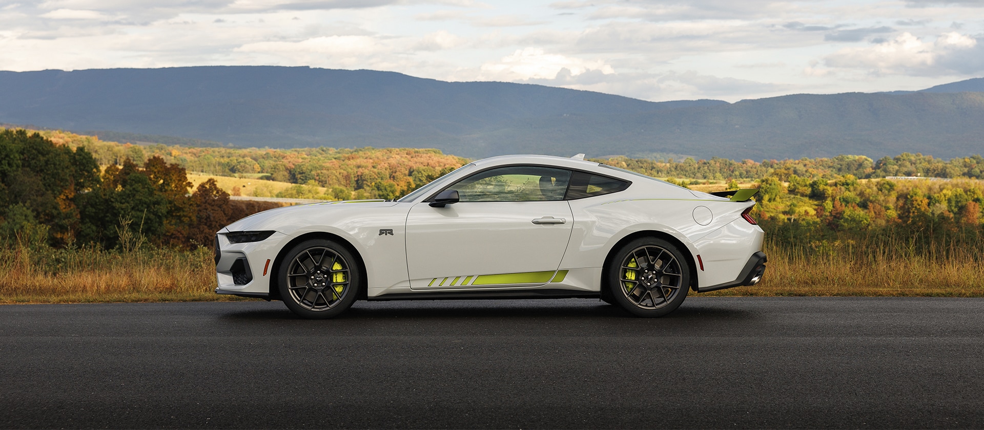 Ford Mustang RTR 2026 con paquete de apariencia exclusivo RTR y diseño único