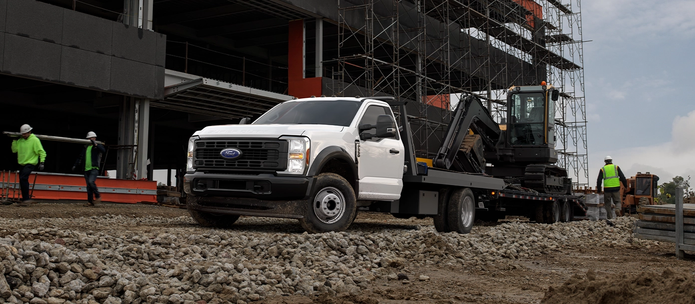 Ford Super Duty Chasis 2027 equipado con Motor de 335 HP y Toma de Fuerza
