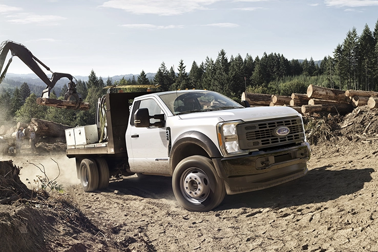 Máxima productividad y eficiencia con el Camión Comercial de Carga Ford Super Duty Chasis 2027